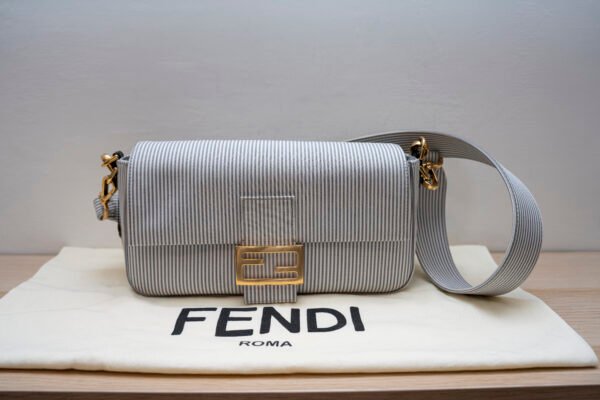 Baguette Fendi in tessuto