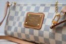 Pochette Eva Louis Vuitton