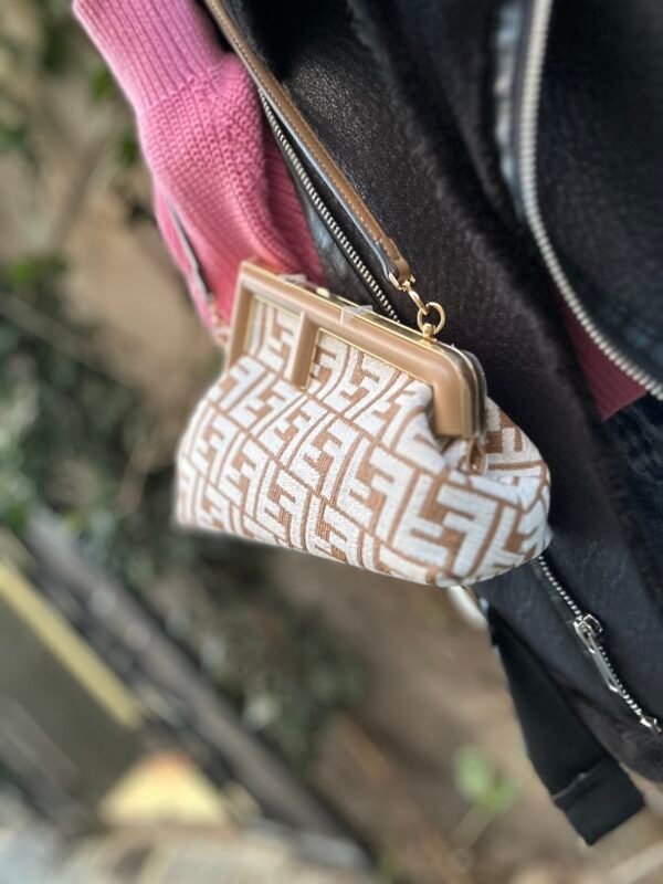 Fendi First in rafia e pelle - immagine 10