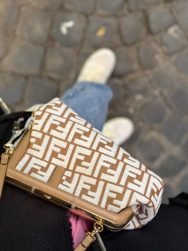 Fendi First in rafia e pelle - immagine 12