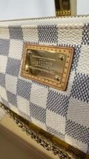 Pochette Milla Louis Vuitton in damier azur