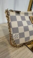 Pochette Milla Louis Vuitton in damier azur
