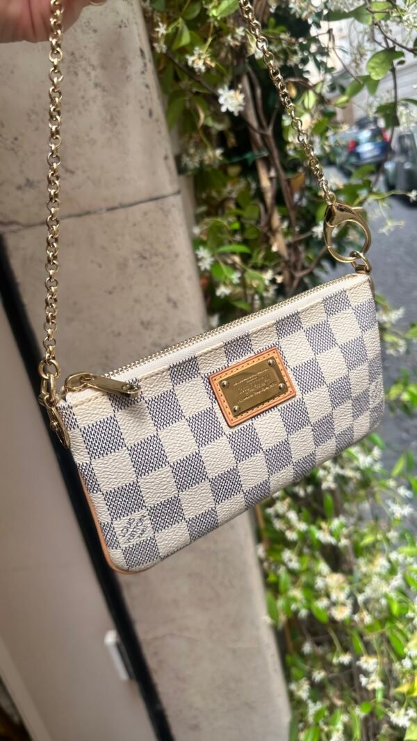 Pochette Milla Louis Vuitton in damier azur - immagine 15
