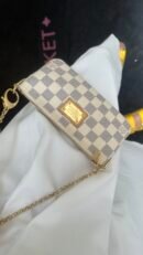Pochette Milla Louis Vuitton in damier azur