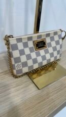 Pochette Milla Louis Vuitton in damier azur