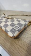 Pochette Milla Louis Vuitton in damier azur