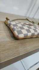 Pochette Milla Louis Vuitton in damier azur