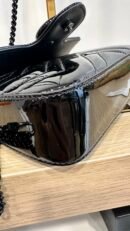 Borsa mini Gucci GG Marmont in pelle vernis nero